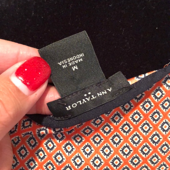 Classy Ann Taylor top - Picture 4 of 4